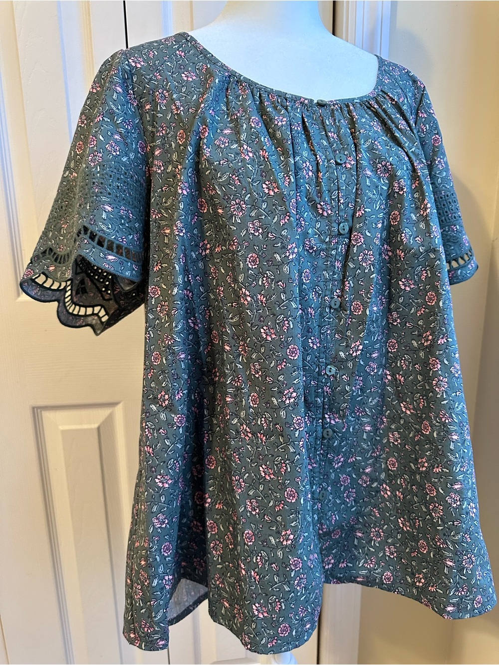 NWT!  torrid Green Floral Peasant Blouse with Pink Accents
